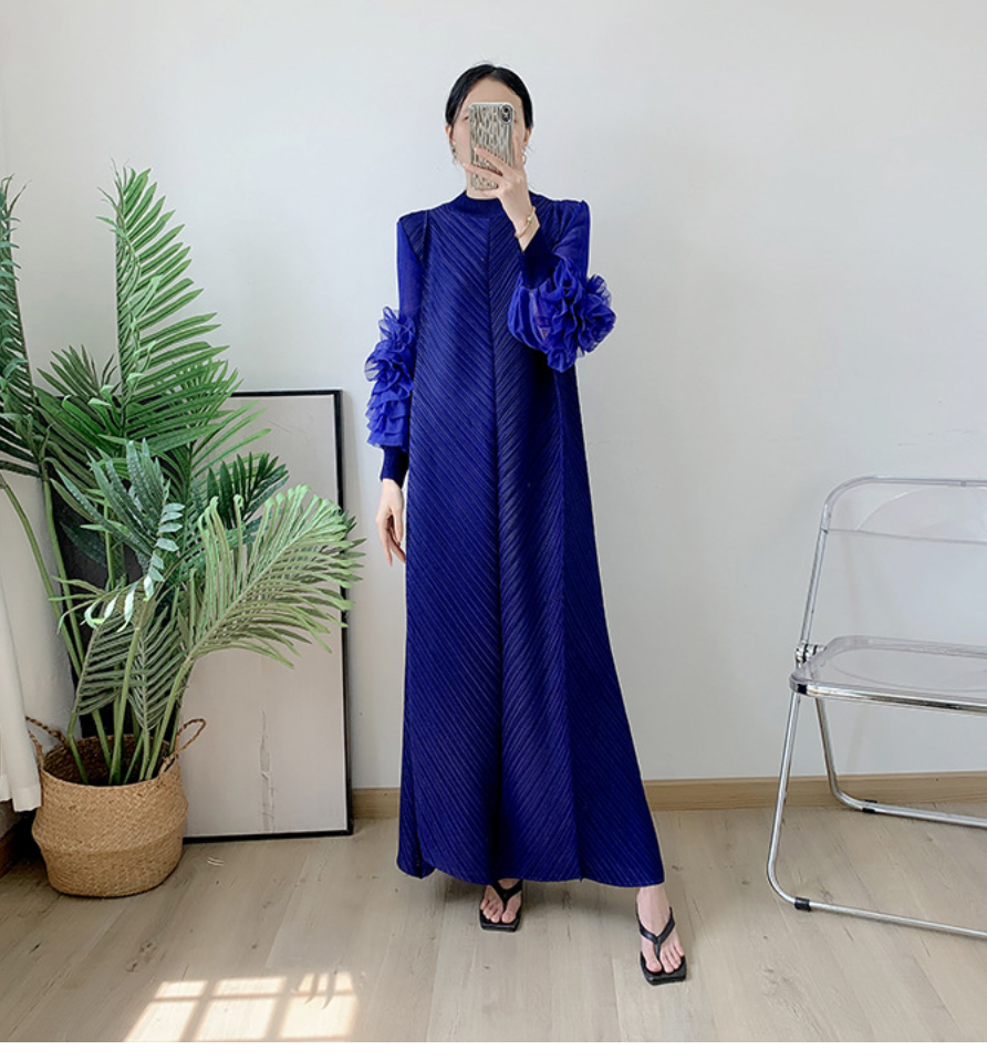Pleated gown with 3D floral sleeves – Gerdie