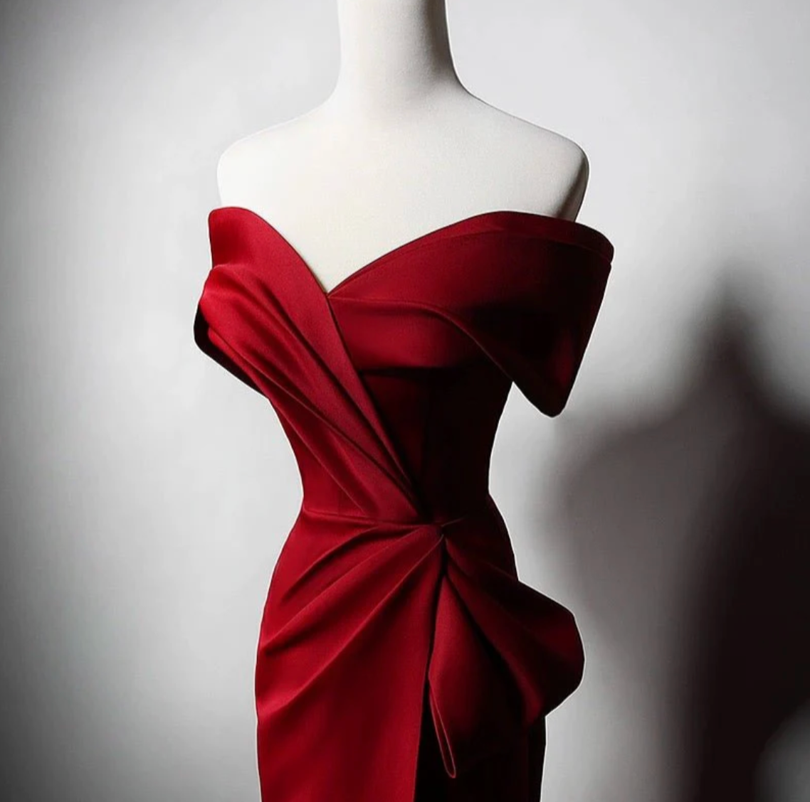 off-shoulder draped gown with bow detail – Hooly