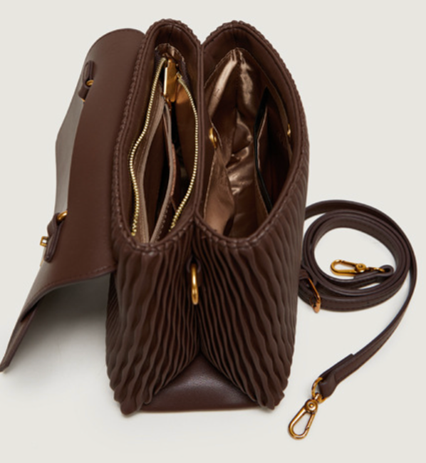 Pleated leather handbag with metal clasp - Lero