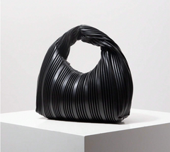 Pleated black leather handbag with curved handle - Wandu