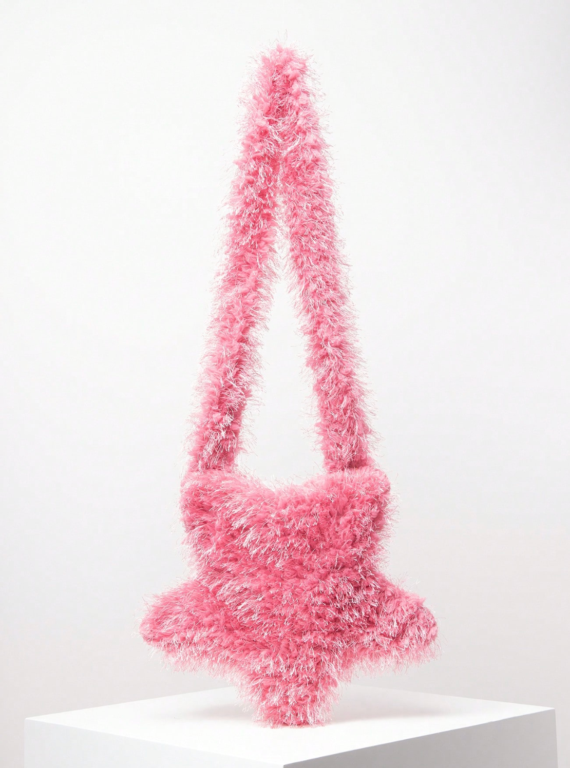 Star-shaped fuzzy shoulder bag with shaggy texture – Nunri