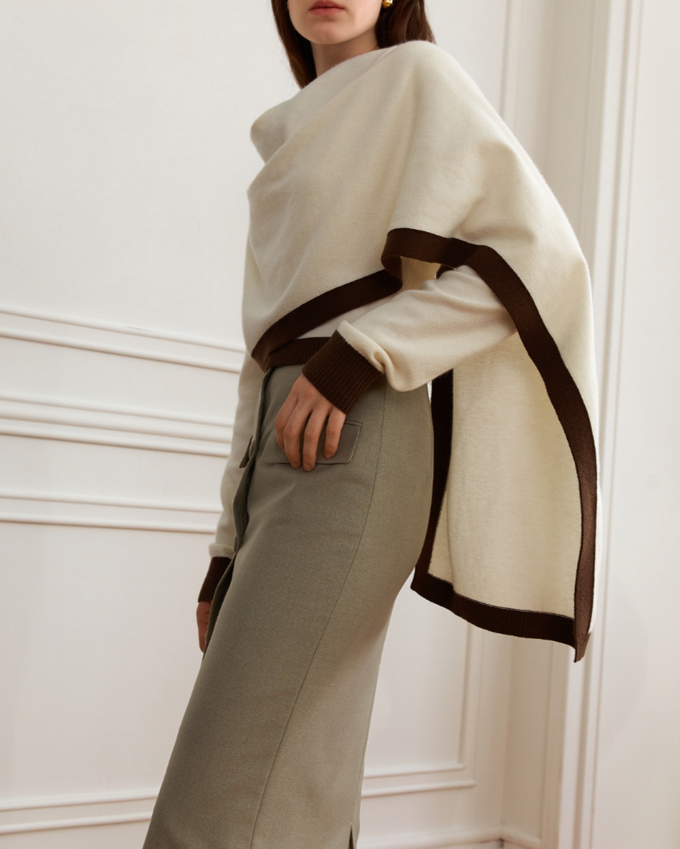 Asymmetric draped sweater with contrast cuffs – Etrila