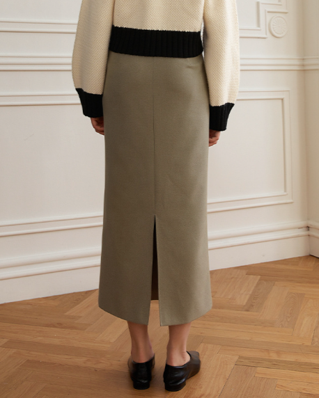 High-waist pencil skirt with flap pockets and button front – Nujjda