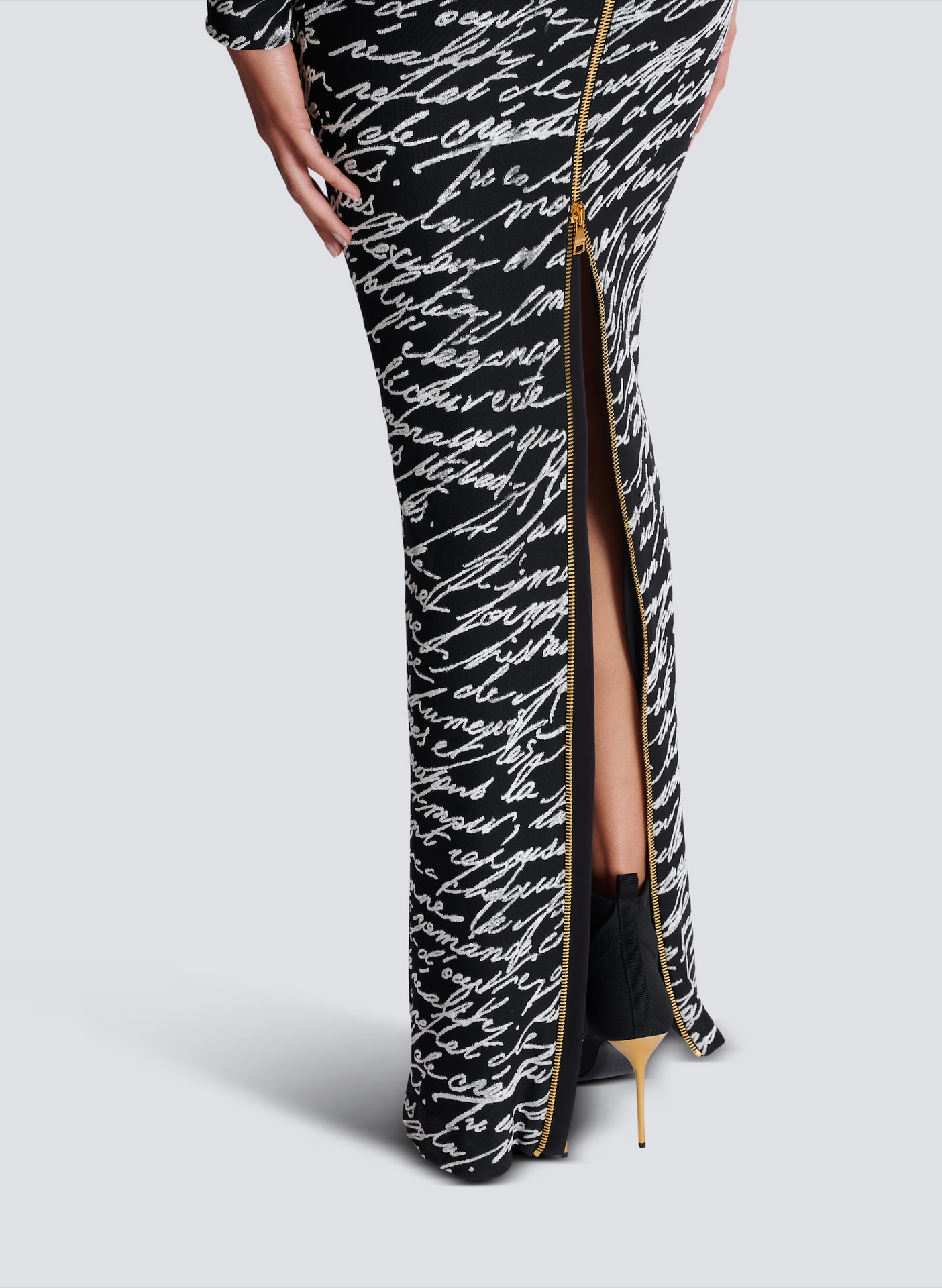 printed bodycon gown with high neck – JOLIAS