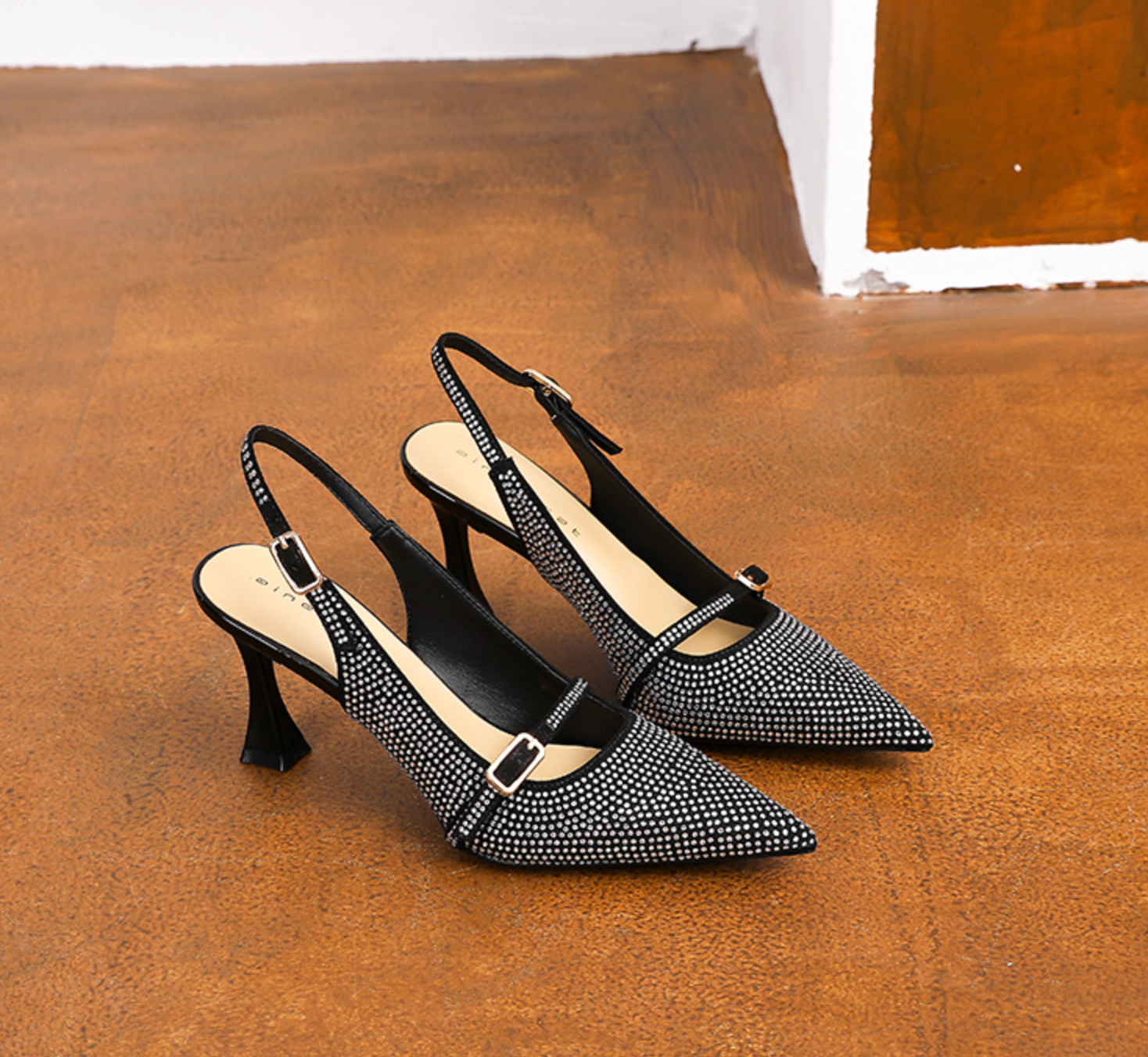 Crystal-Embellished Slingback Pumps with Sculpted Heel – ODD- SRNA