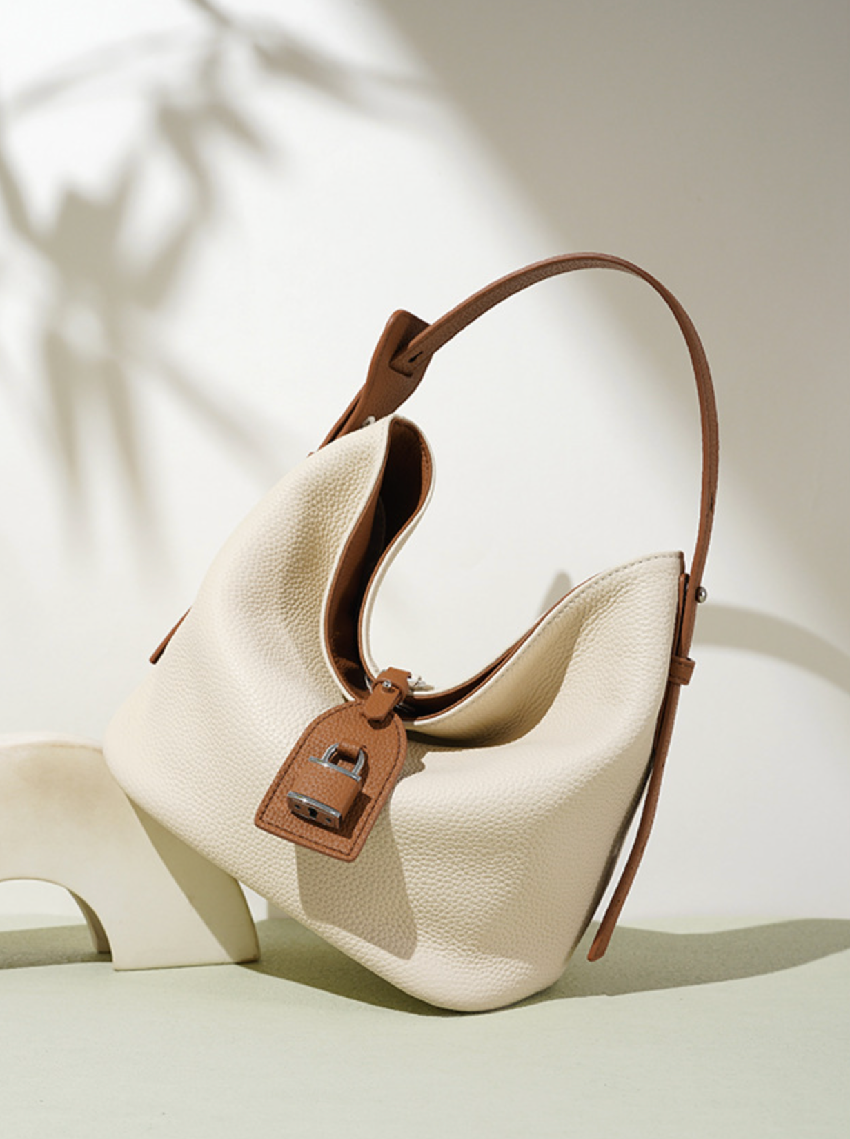 Soft Leather Shoulder Bag with Contrast Trim – SIENA