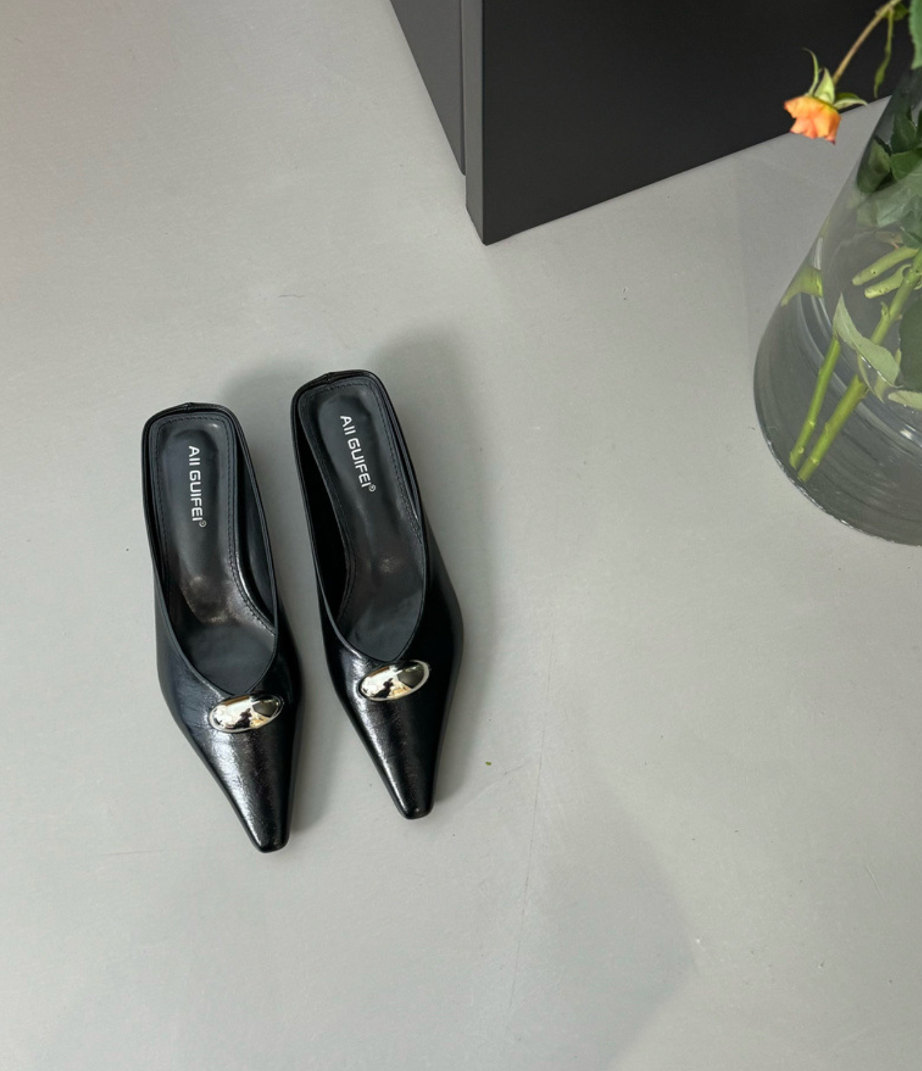 pointed toe leather mules with metallic dome detail – VORIN