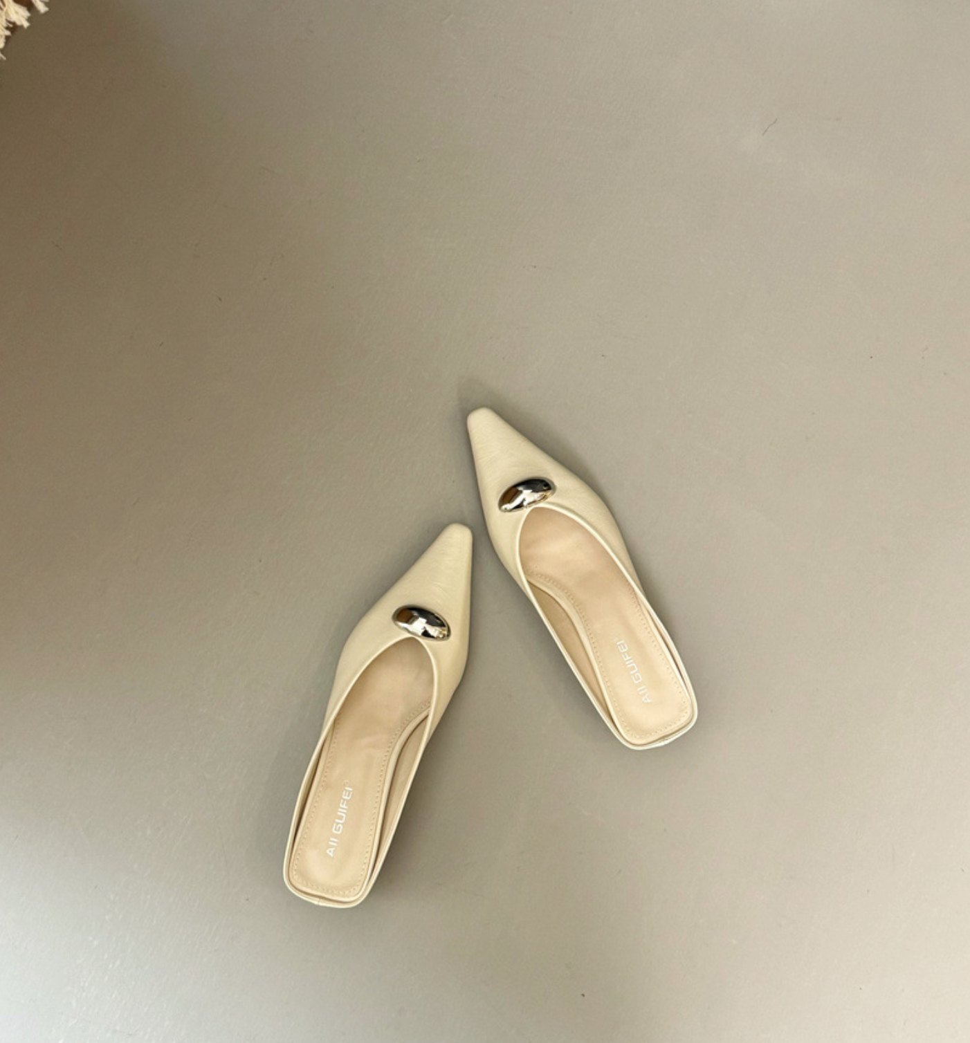 pointed toe leather mules with metallic dome detail – VORIN