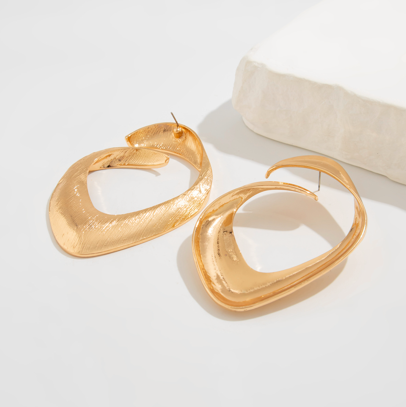ribbon-shaped drop earrings with bow design – LUXA