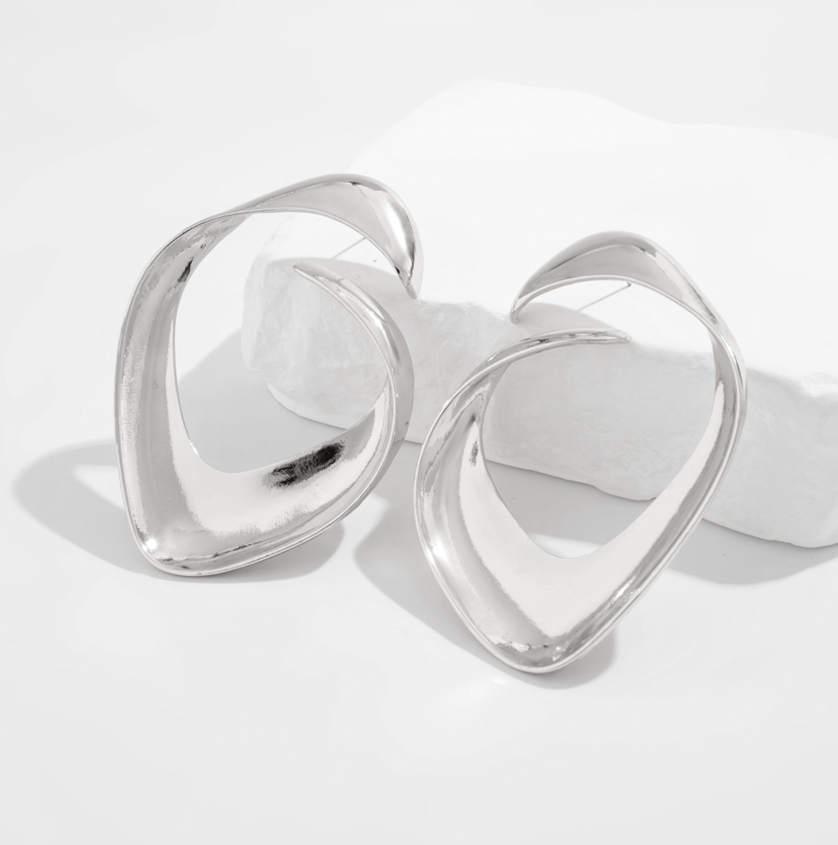 ribbon-shaped drop earrings with bow design – LUXA
