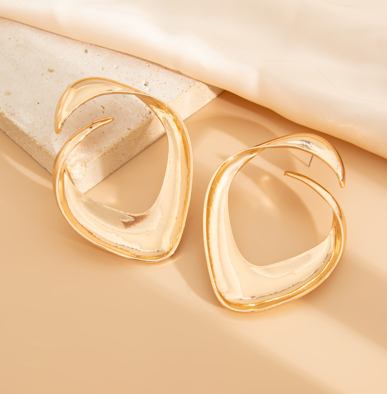 ribbon-shaped drop earrings with bow design – LUXA
