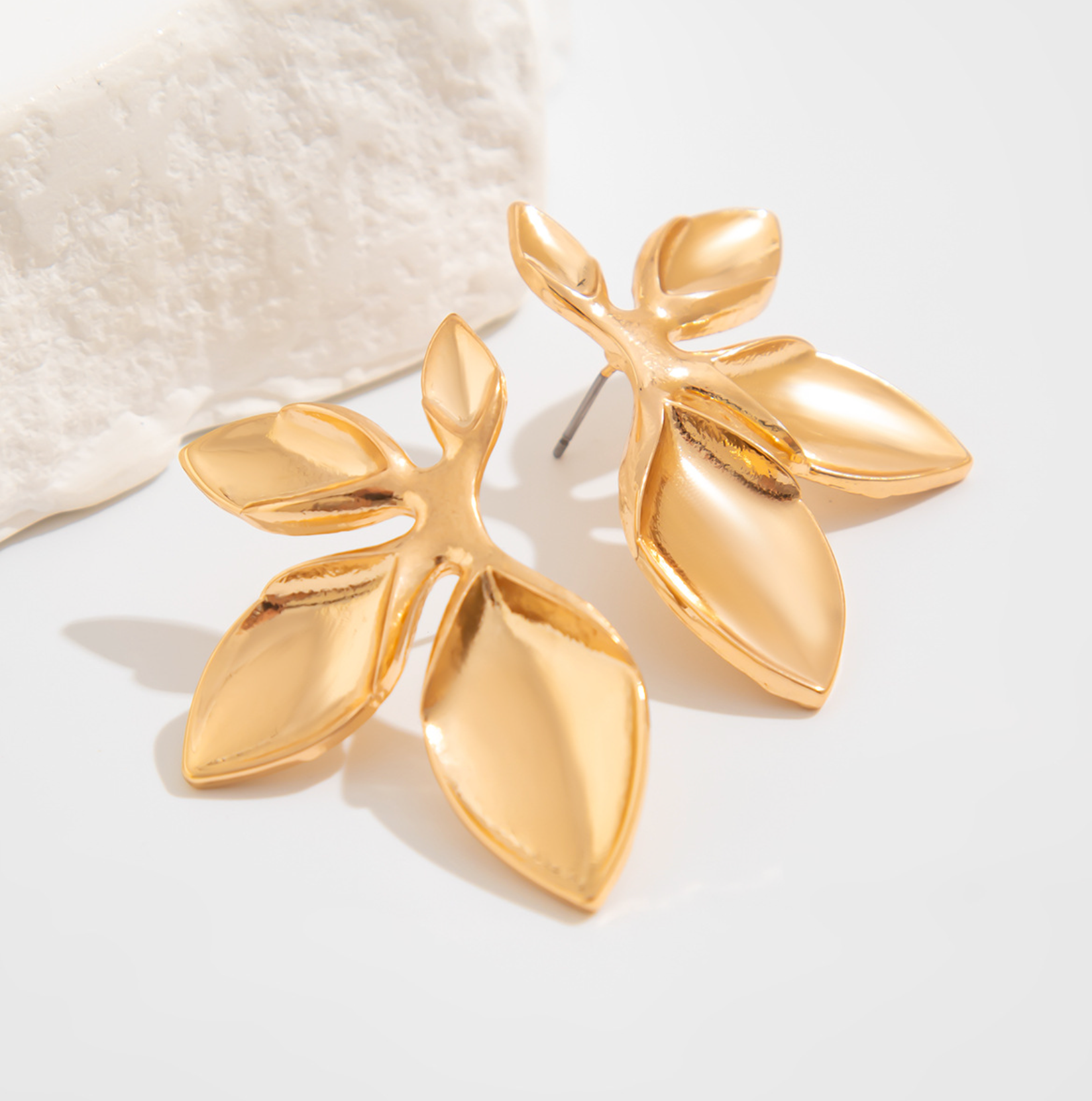 ribbon-shaped drop earrings with bow design – LUXA