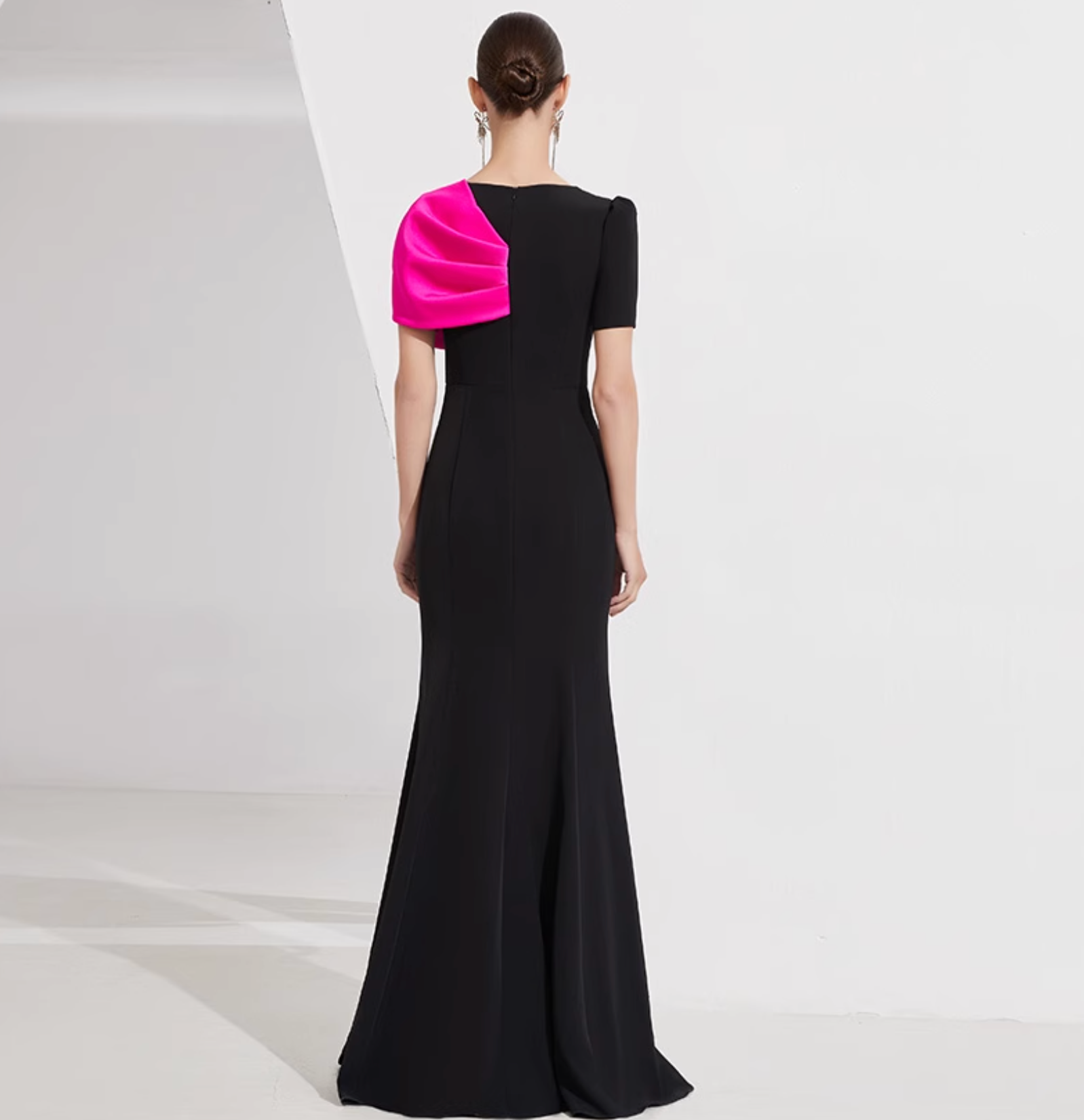 short-sleeve mermaid gown with oversized pink bow – NOIR FLAIR