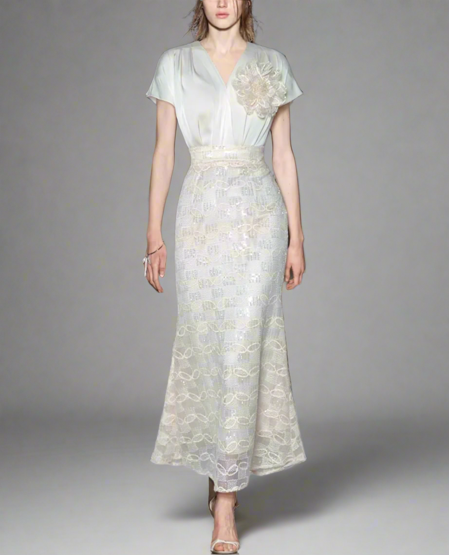 short-sleeve midi dress with floral applique and lace skirt – MAIA