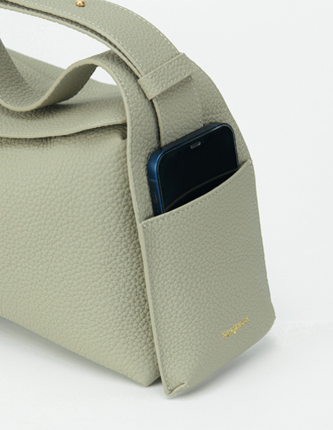 sculpted flap shoulder bag in pebble leather – LUMA