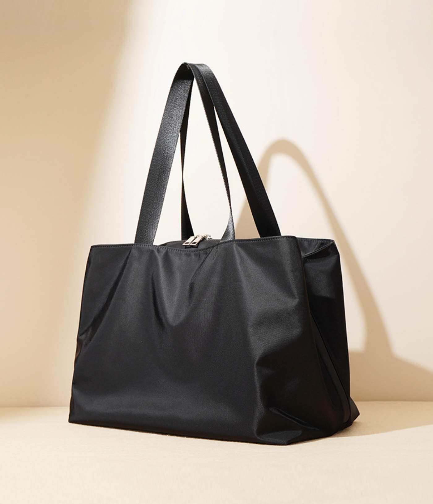 zip-top nylon tote bag in black – SANA