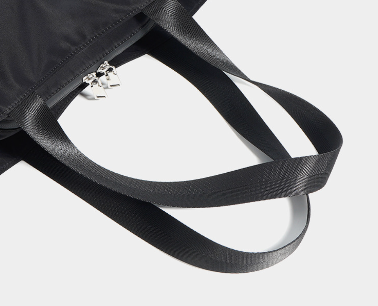zip-top nylon tote bag in black – SANA