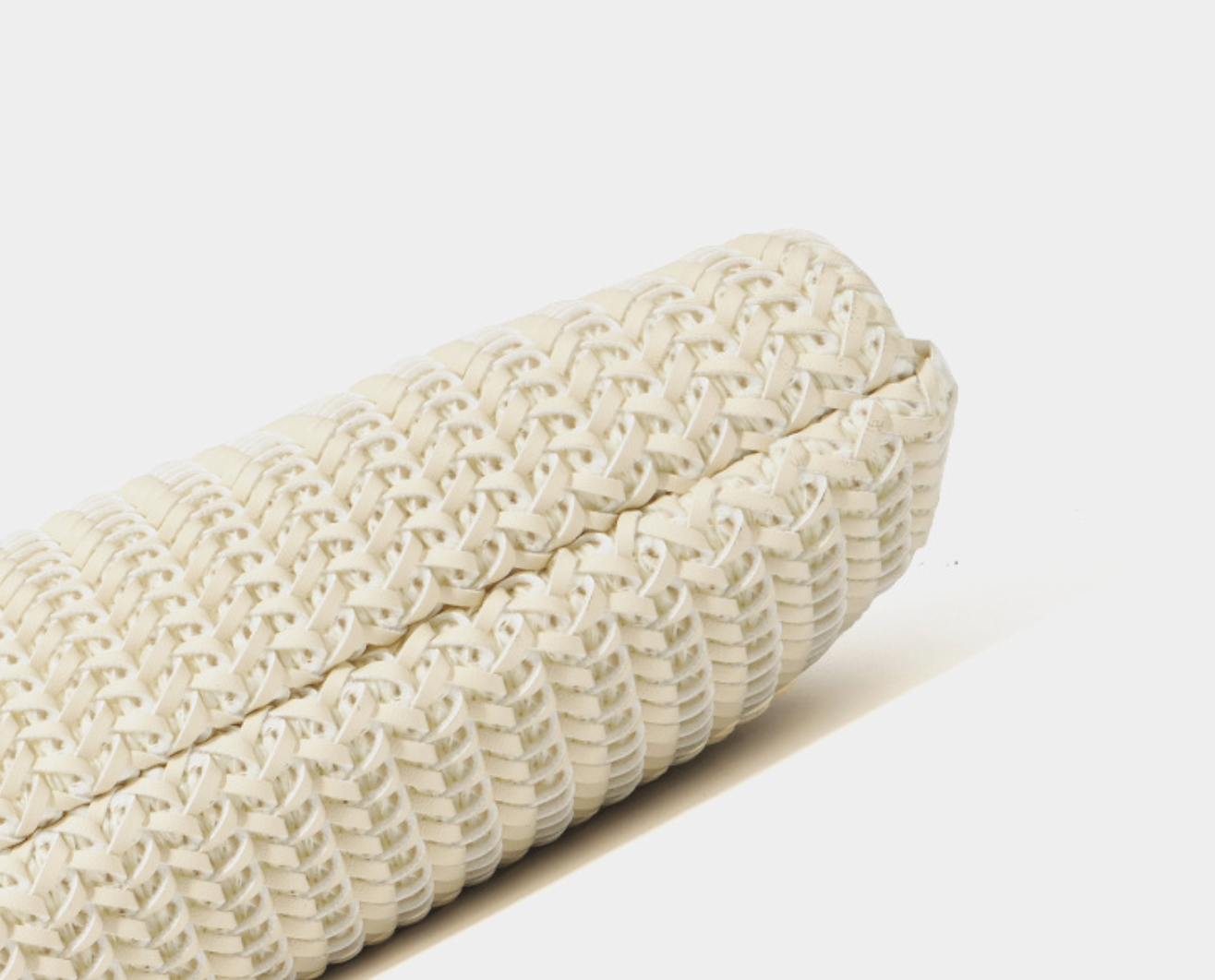 woven shoulder hobo in ivory – NOX