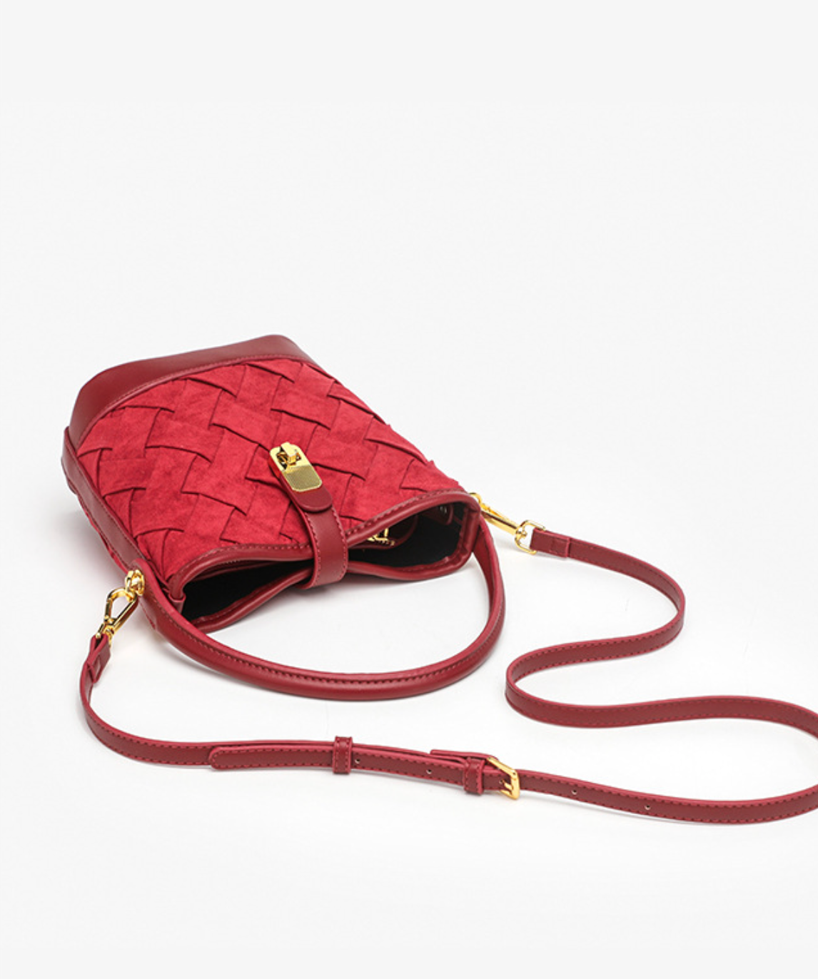 woven bucket bag with gold clasp – RUBINA