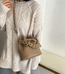 mini bucket bag with chain accent – LUNAIR