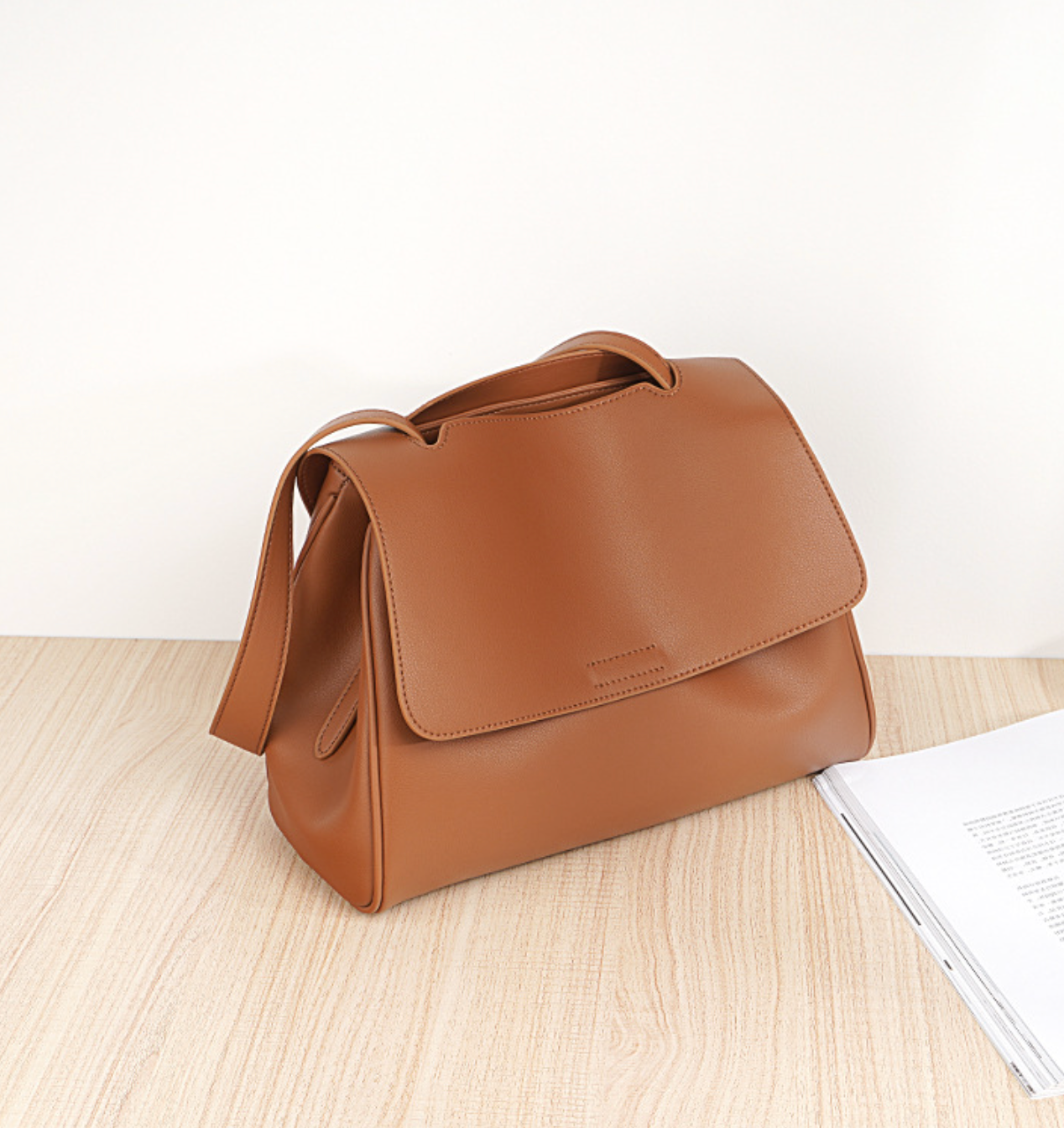 structured flap top-handle bag in caramel leather – ARIZ