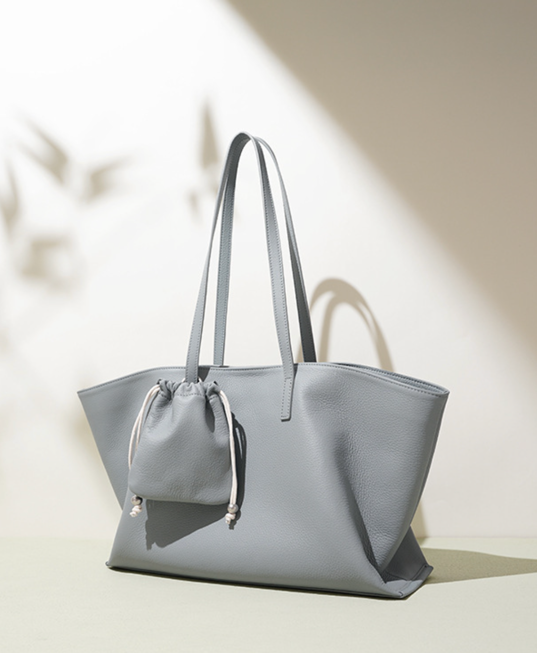 structured tote bag with mini drawstring pouch – OASIS