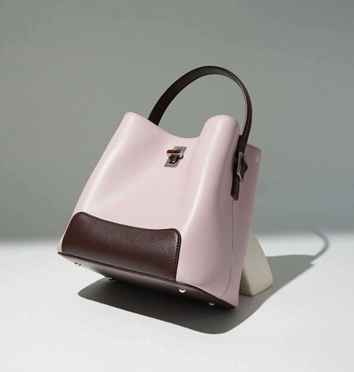 colorblock bucket bag with top handle – RUBY