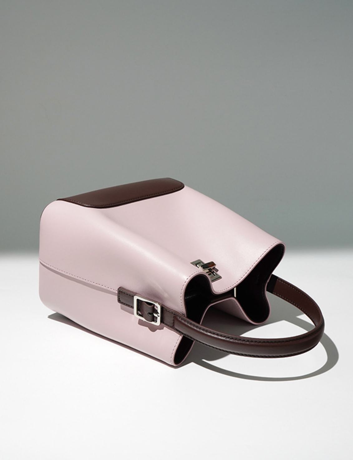 colorblock bucket bag with top handle – RUBY