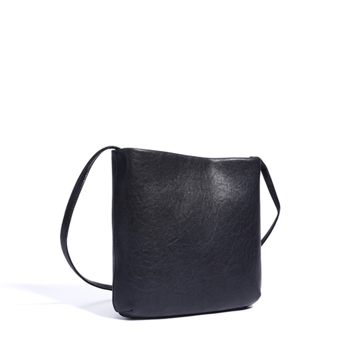 minimalist crossbody bag in matte black – NOIZA