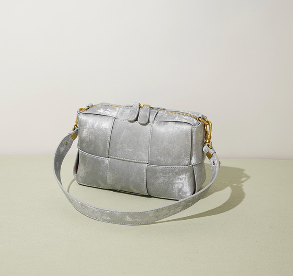 metallic patchwork shoulder bag with gold hardware – STELLA