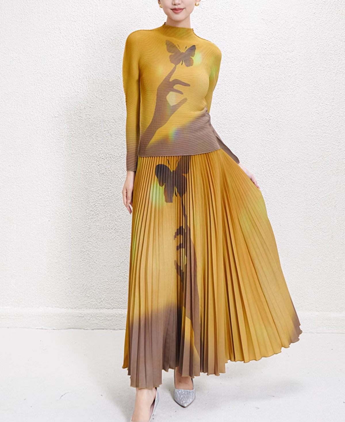 pleated midi skirt with hand and butterfly motif – AURS