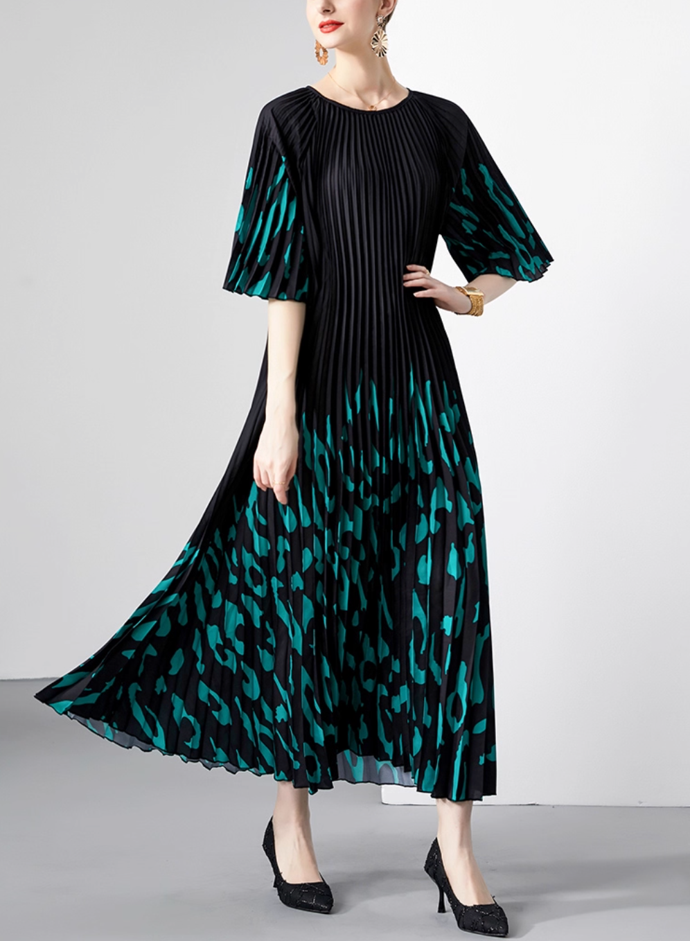 pleated midi dress with teal abstract print – ZENYA