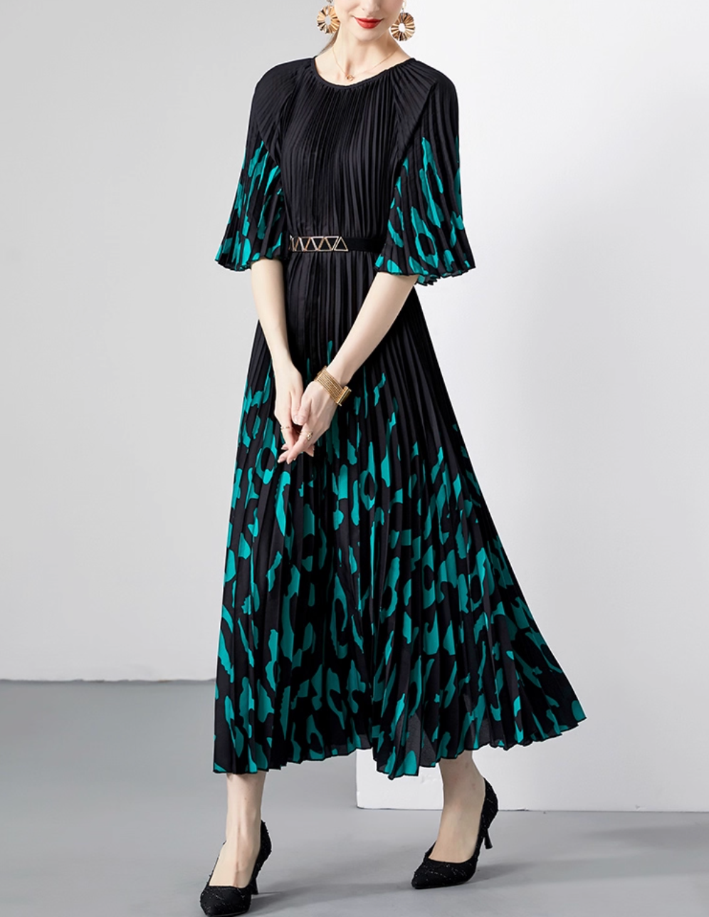 pleated midi dress with teal abstract print – ZENYA