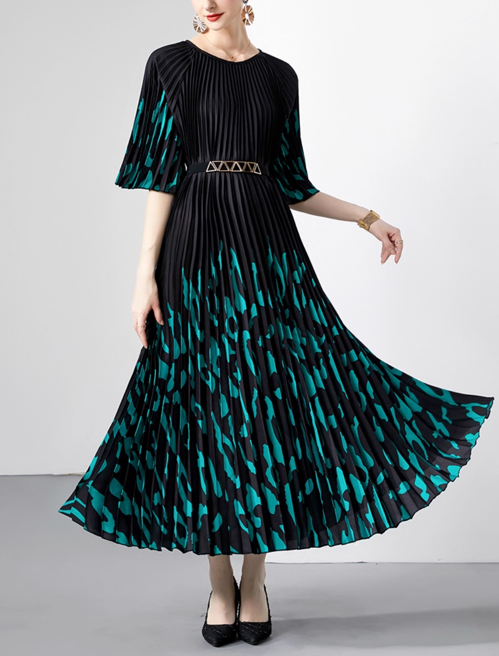 pleated midi dress with teal abstract print – ZENYA
