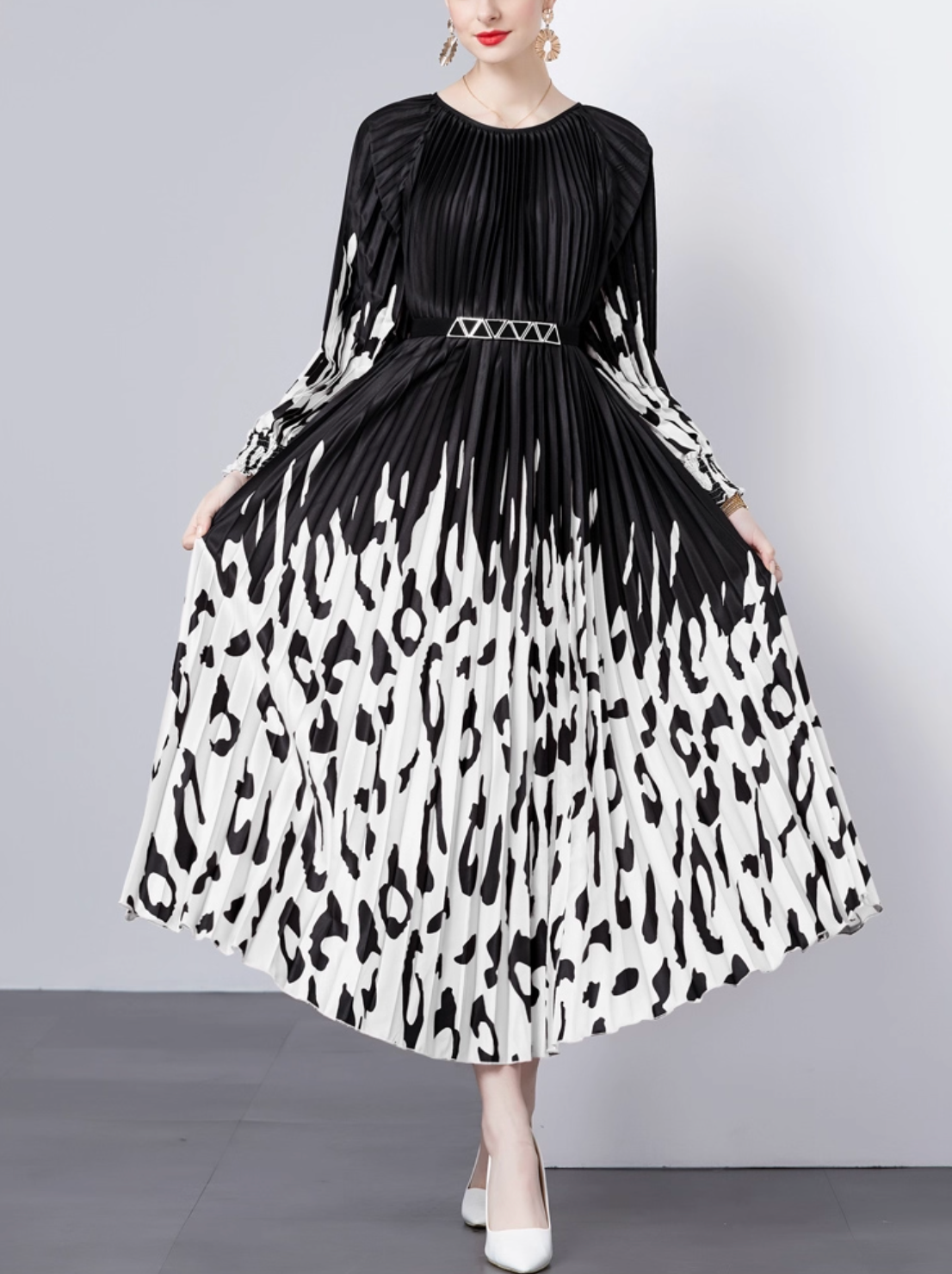 long-sleeve pleated dress with gradient animal print – VELVET