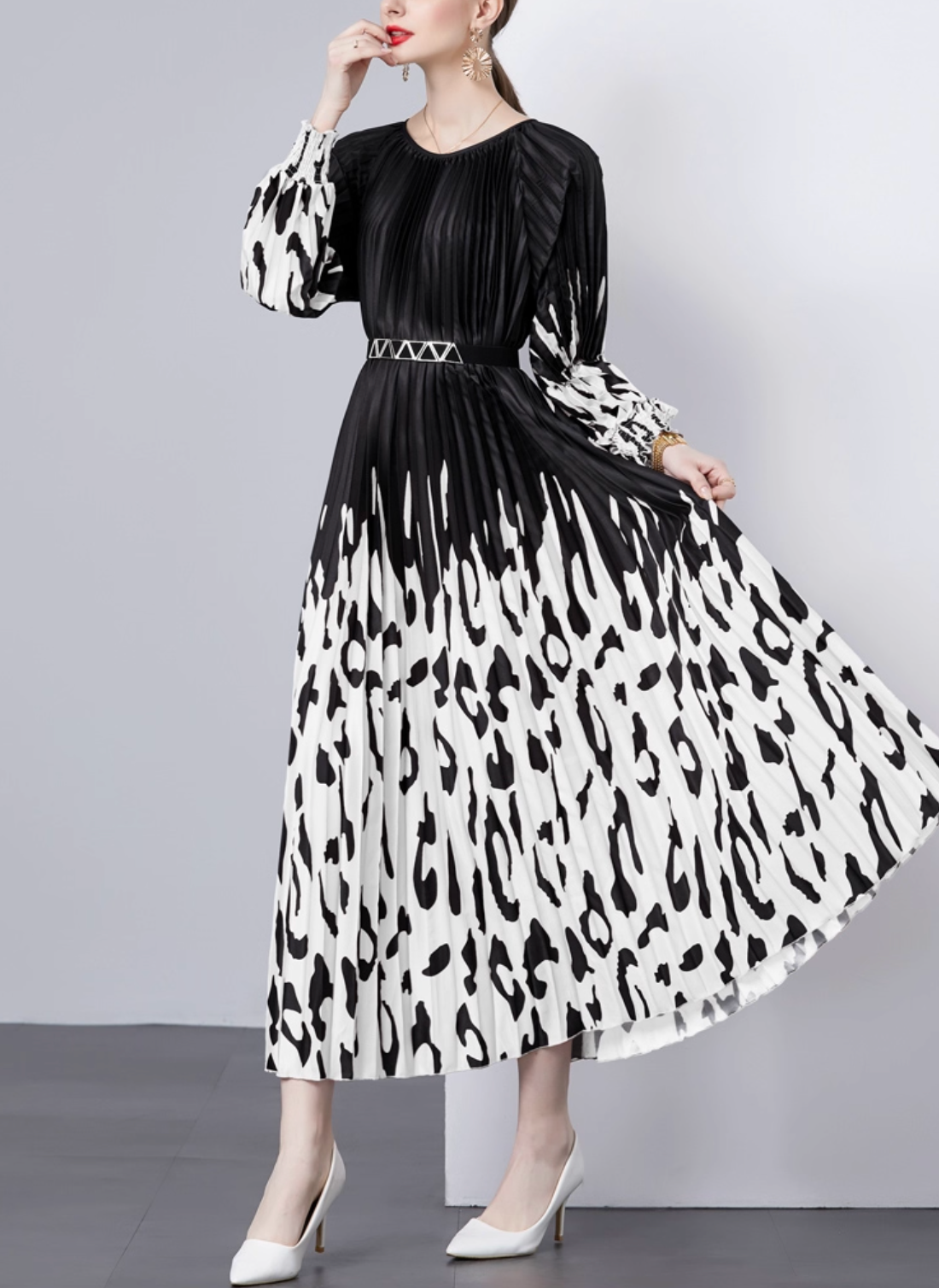 long-sleeve pleated dress with gradient animal print – VELVET