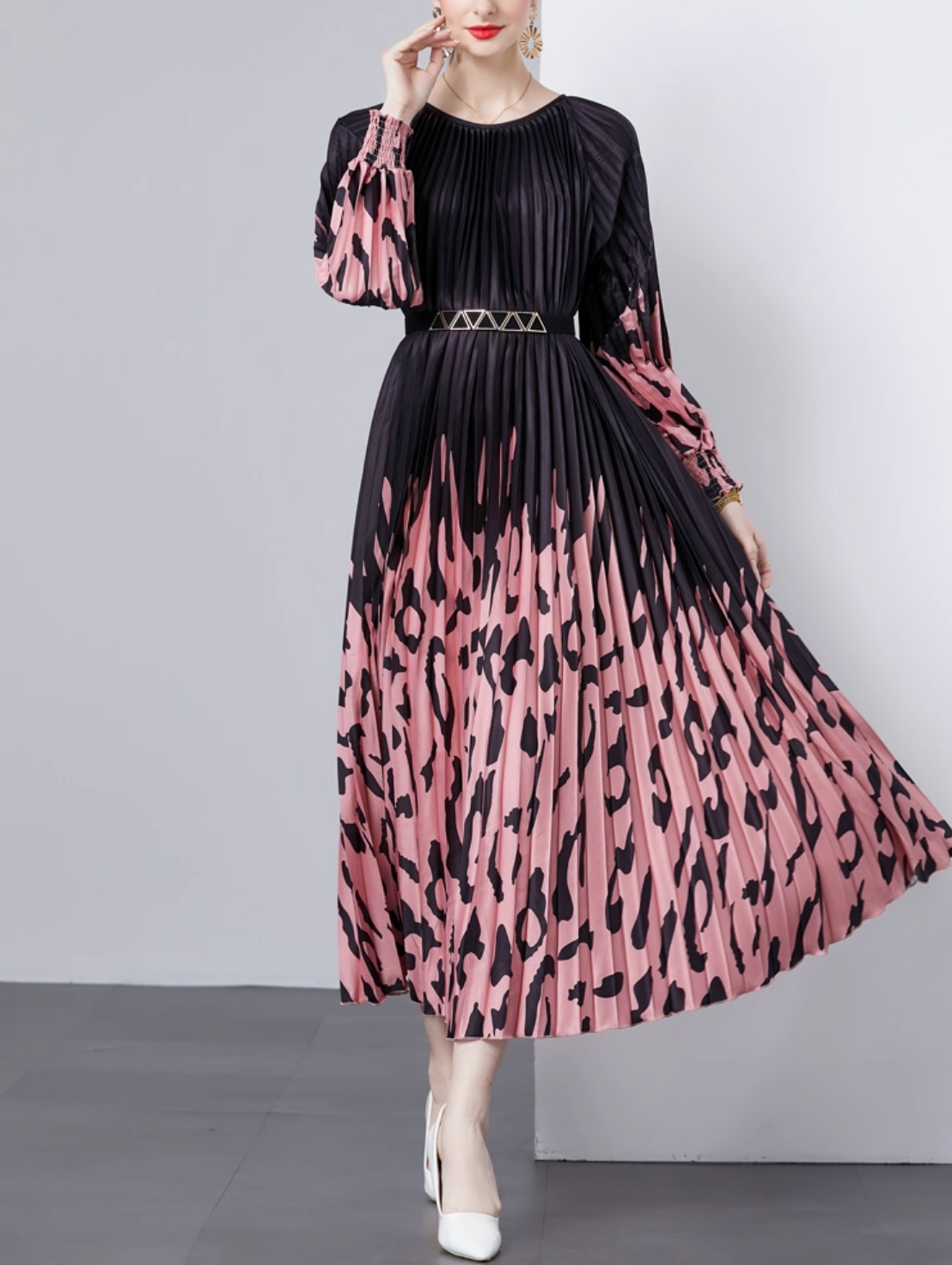 long-sleeve pleated dress with gradient animal print – VELVET
