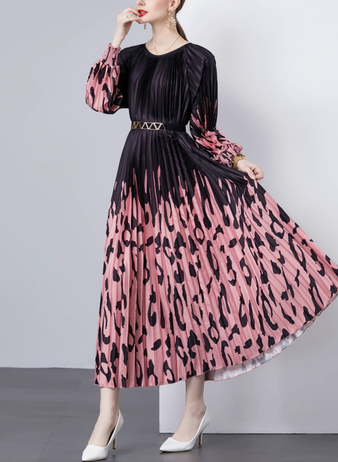 long-sleeve pleated dress with gradient animal print – VELVET