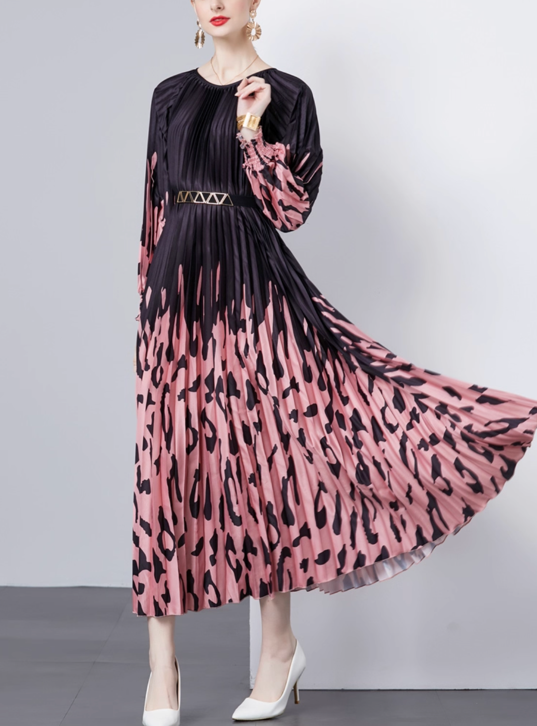 long-sleeve pleated dress with gradient animal print – VELVET