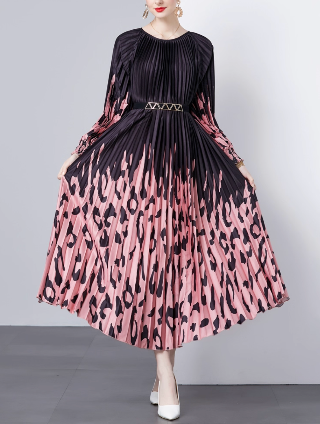 long-sleeve pleated dress with gradient animal print – VELVET