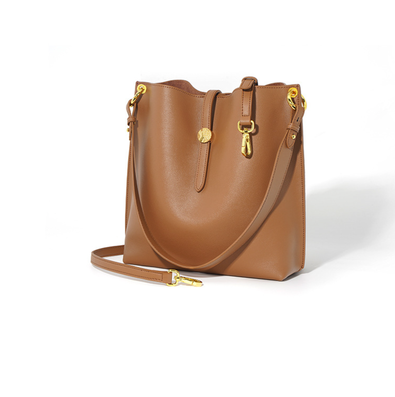 caramel shoulder bag with gold hardware – VERA