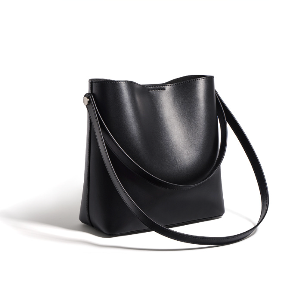 structured bucket bag with curved top edge – NOIW