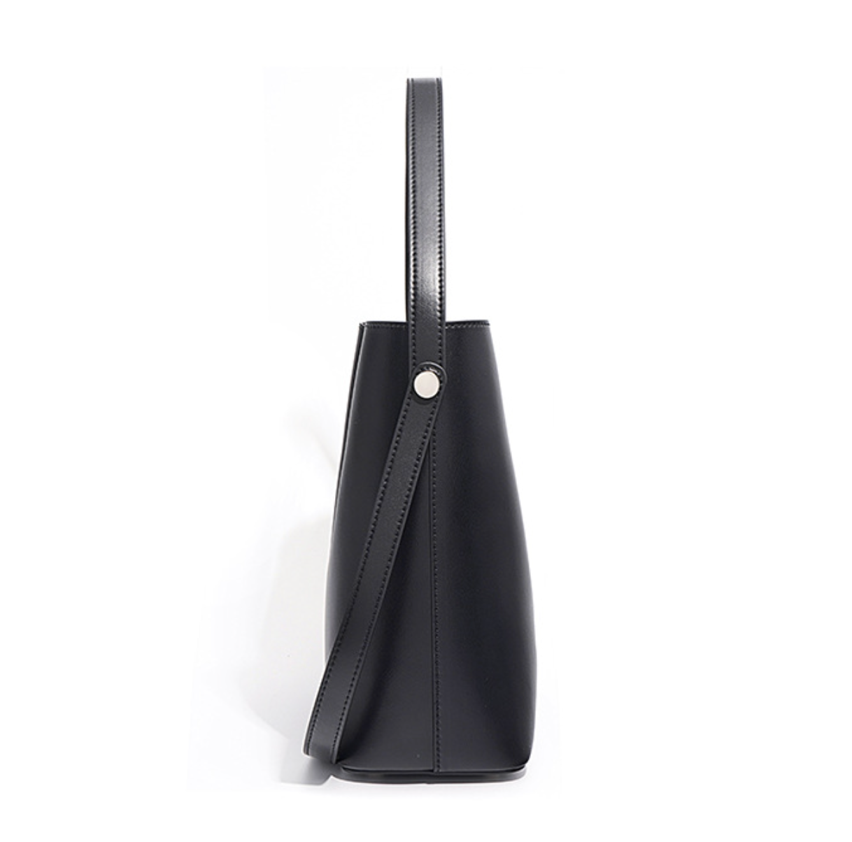 structured bucket bag with curved top edge – NOIW