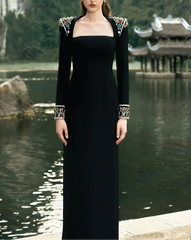 Embellished shoulder column dress with long sleeves – Amonda