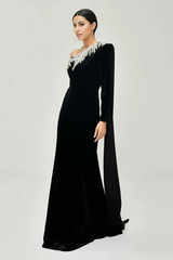one-shoulder velvet gown with crystal embellishment – Aschi