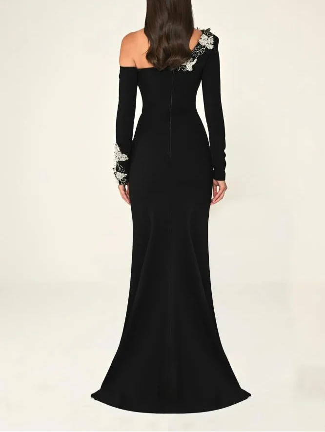 One-sleeve column dress with floral appliqué and front slit – NOIR BELLA