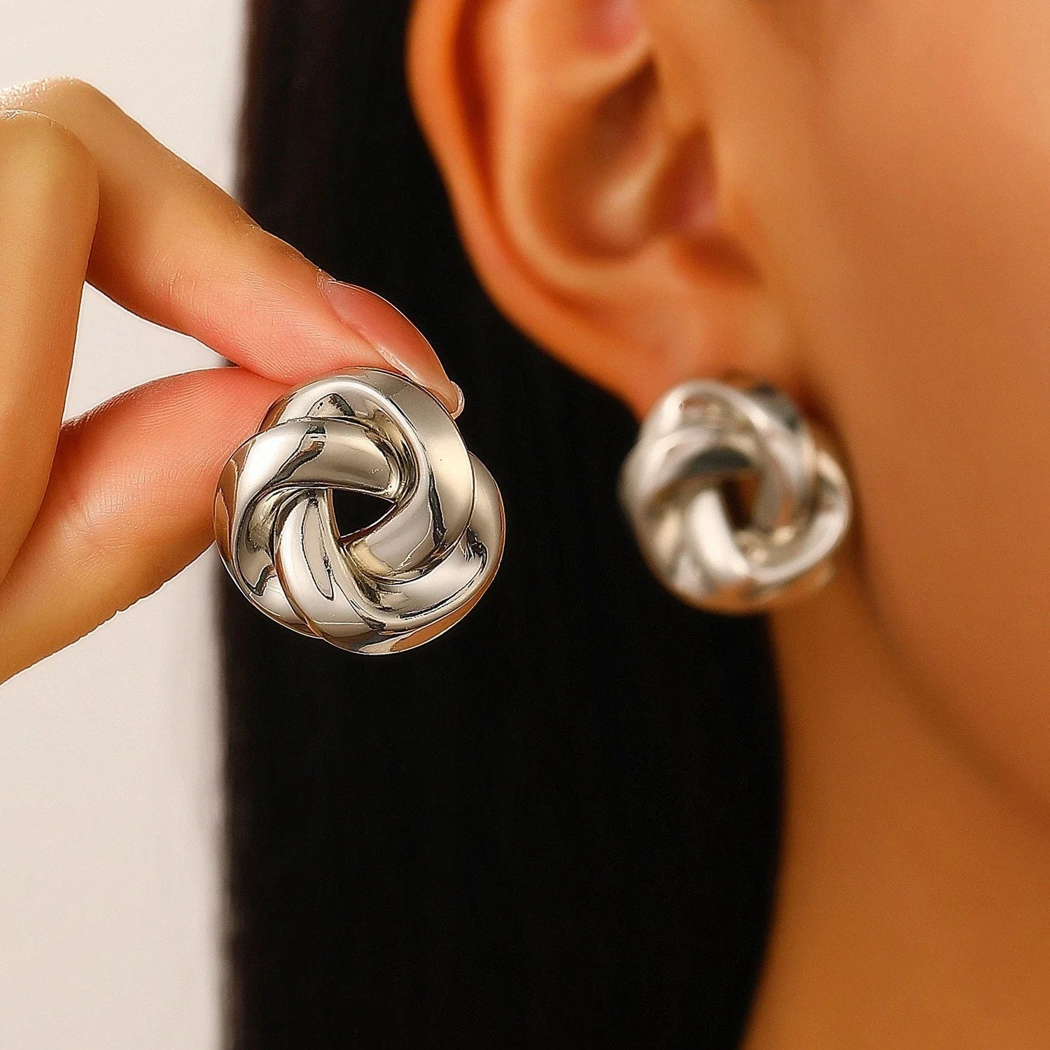 twisted dome stud earrings with polished finish – SELMAR