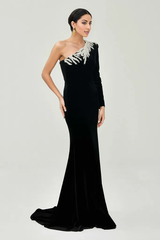 one-shoulder velvet gown with crystal embellishment – Aschi